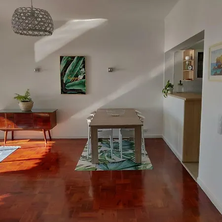 Little Ocean View House Holiday home *